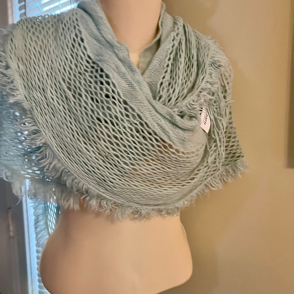 NWT Dressbarn Light Blue Knit Shawl - Picture 9 of 14